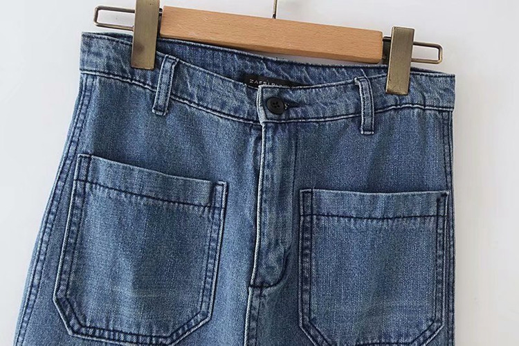 Kék színű, zsebes női farmer - egyenes modell