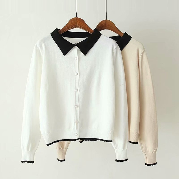 Női mellény gallérral, két színben