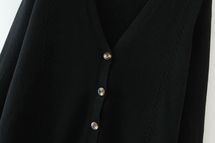 Vestă cu decolteu adânc cu nasturi în patru culori