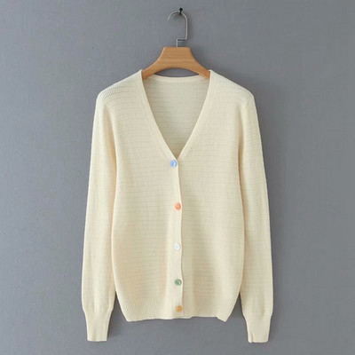 Női kardigán színes gombokkal, három színben
