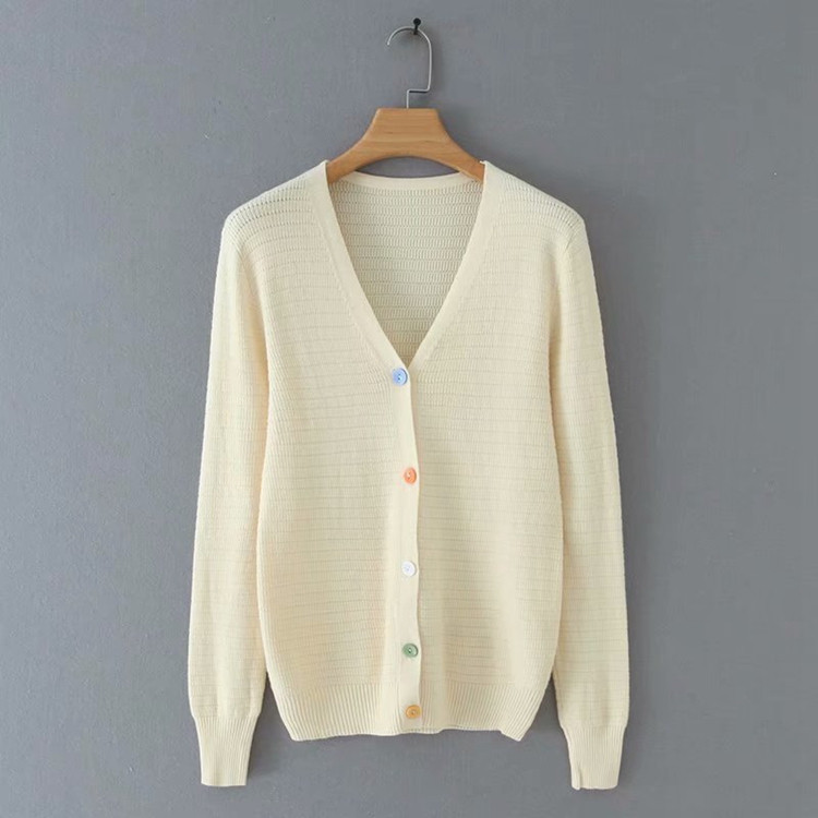 Női kardigán színes gombokkal, három színben