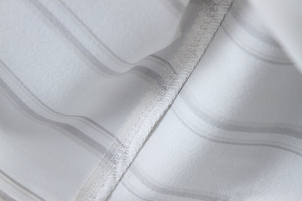 Női csíkos ruha - széles modell fehér színben