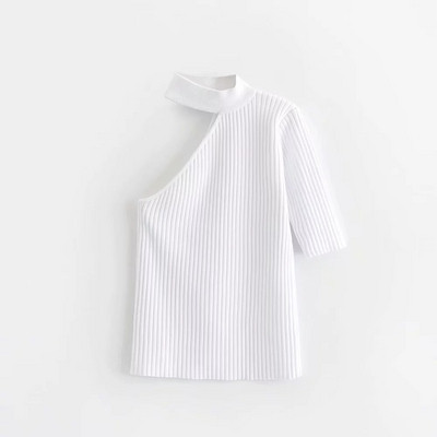 Дамска блуза с един ръкав в бял цвят 