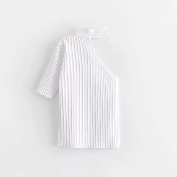 Fehér színű női blúz egy ujjal