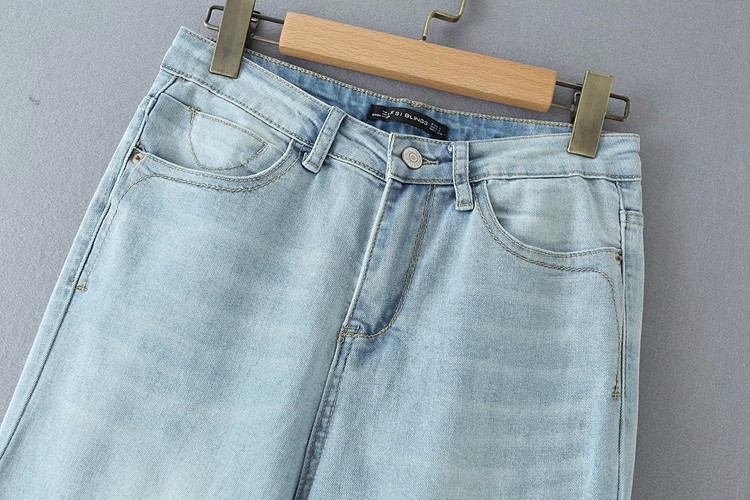 Női farmer világoskék színben, magas derékkal