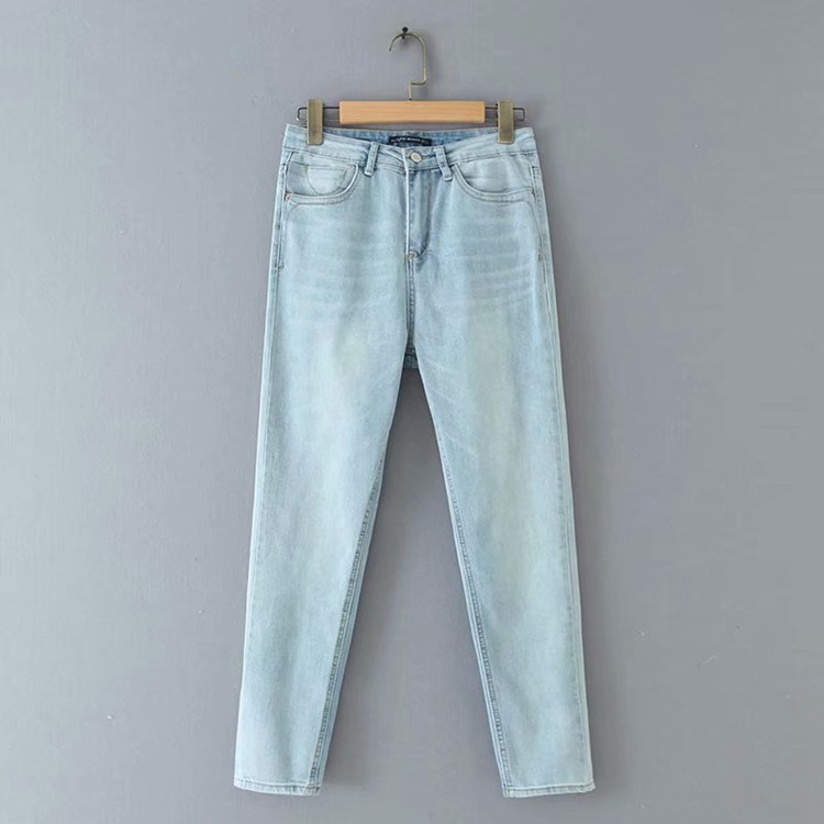 Női farmer világoskék színben, magas derékkal