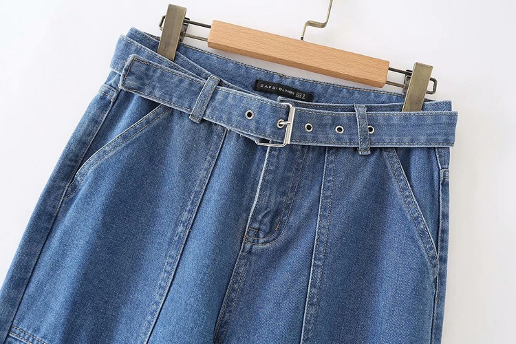 Női farmer egyenes modell övvel