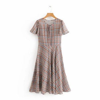 Női kockás ruha rövid ujjal - kivágott modell