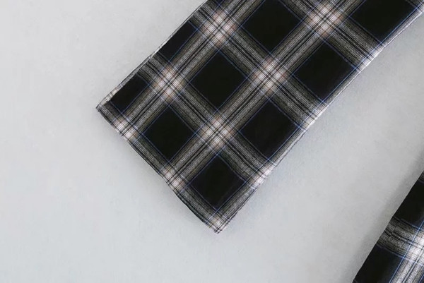 Női kockás nadrág zsebekkel