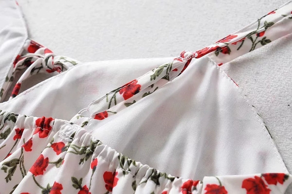 Virágmintás, vékony pántos női nyári overall