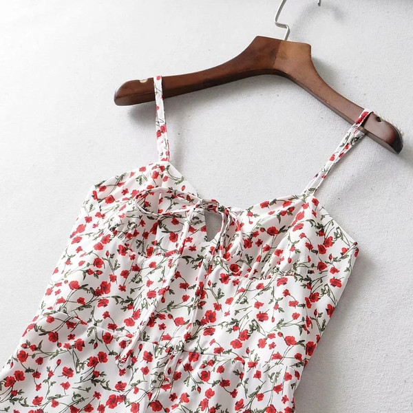 Virágmintás, vékony pántos női nyári overall