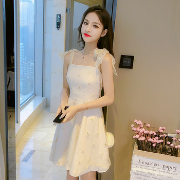 Rochie moderna de dama - model croiat in alb