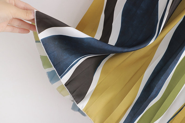 Fusta eleganta plisata de dama cu talie elastica