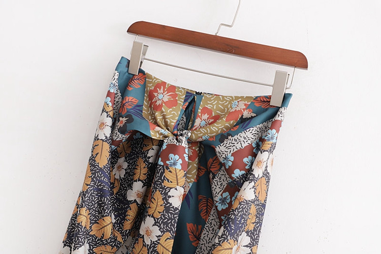 Női hosszú szoknya egyenes modell nyakkendővel