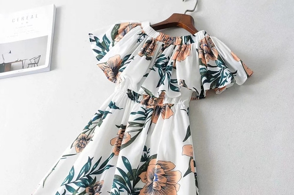 Rövid ujjú, virágmintás női ruha - hosszú modell