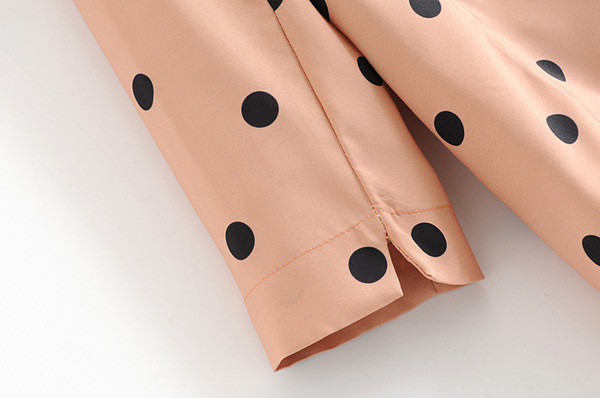 Geaca de dama cu buline in doua culori