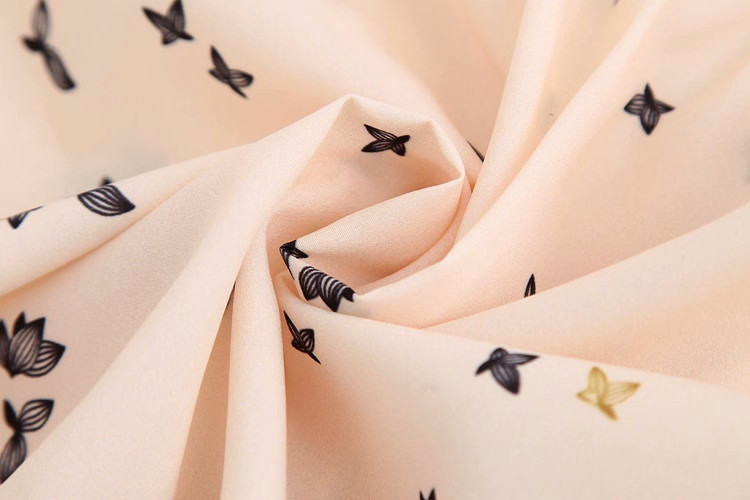 Női blúz V-nyakú és hosszú ujjú