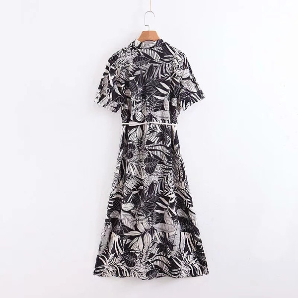 Rochie de dama cu maneci scurte si model