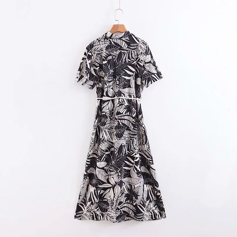 Rochie de dama cu maneci scurte si model