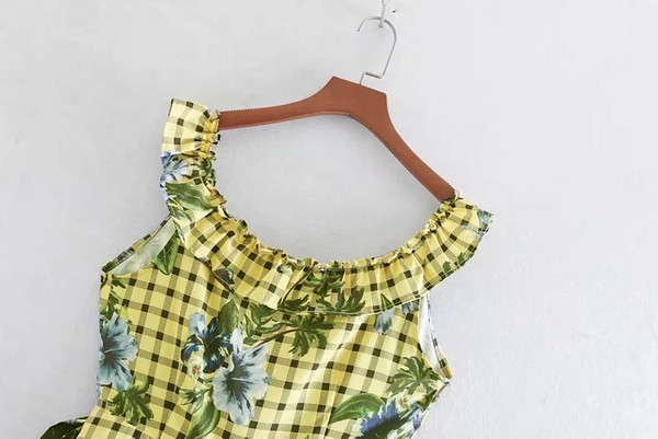 Női nyári overál V-nyakkal