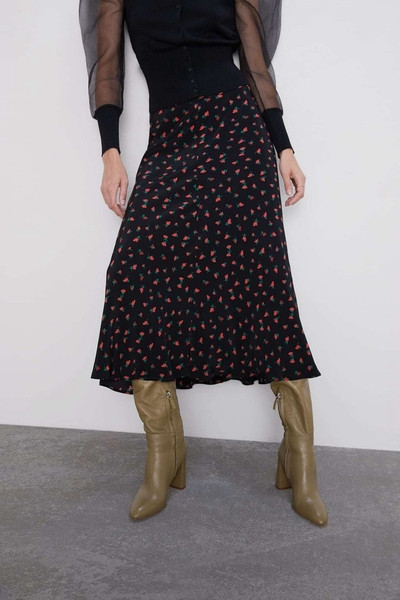 Rochie lunga de dama de culoare neagra cu imprimeu floral