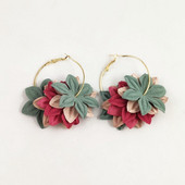 Cercei eleganti de dama cu motive suspendate in mai multe culori