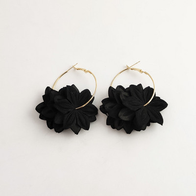 Cercei eleganti de dama cu motive suspendate in mai multe culori