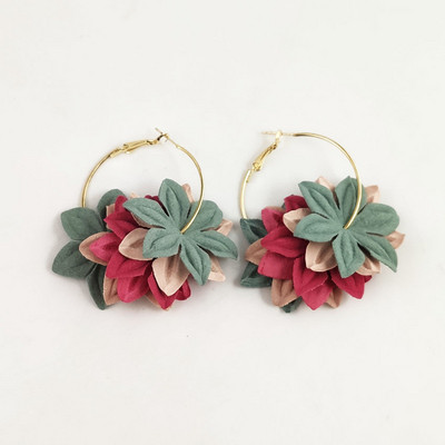 Cercei eleganti de dama cu motive suspendate in mai multe culori