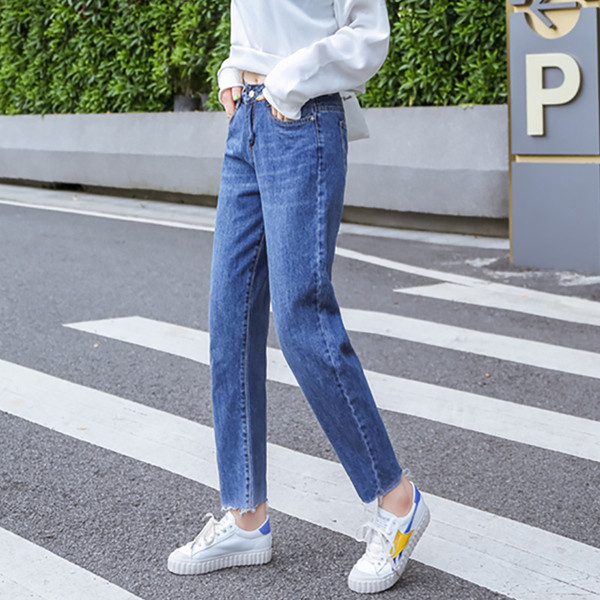 Blugi de dama moderni - model drept