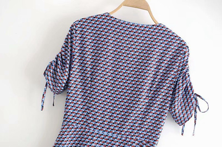 Hosszú, hétköznapi női ruha rövid ujjal