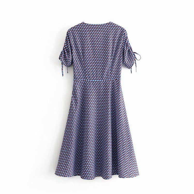 Hosszú, hétköznapi női ruha rövid ujjal