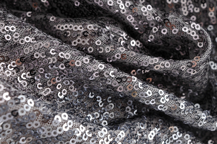 Rochie eleganta de dama cu bretele subtiri de culoare argintie