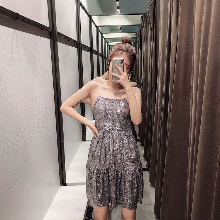 Rochie eleganta de dama cu bretele subtiri de culoare argintie