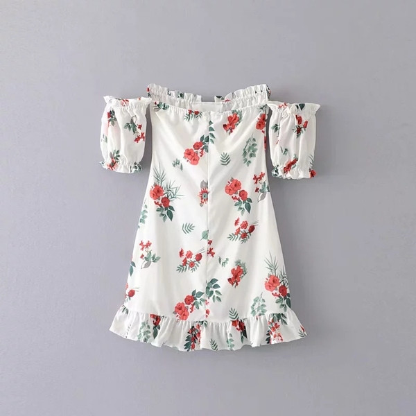 Virágmintás női ruha fehér színben