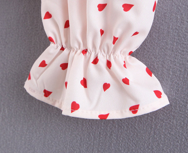 Bluza de dama cu aplicatie - inima in alb