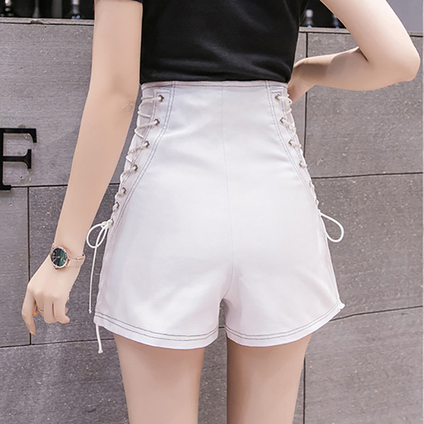 Pantaloni scurti moderni de dama cu talie inalta si cravate