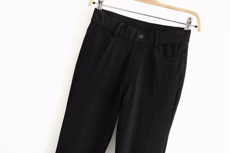 Női nadrág - vékony fekete színű modell