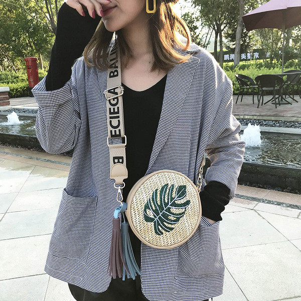 Geanta de dama de zi cu zi in forma rotunda in doua culori