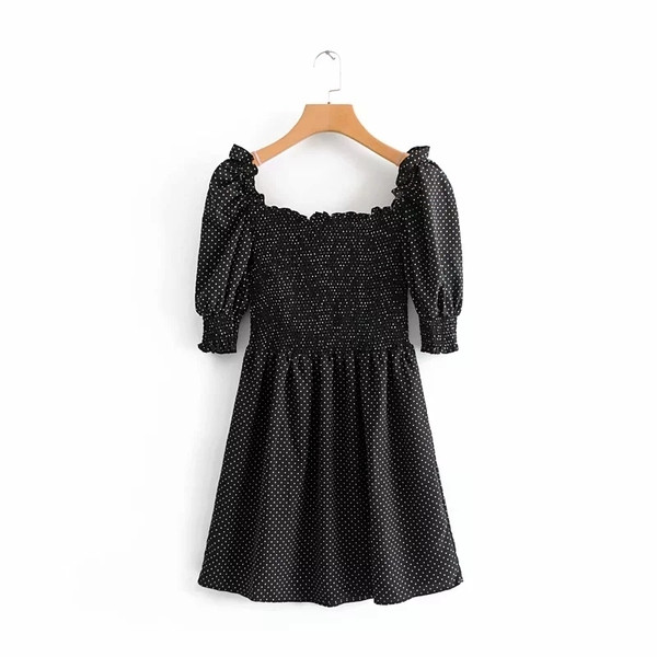 Modern női ruha fekete színben