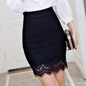 Elegáns női szoknya fekete színben, csipkével