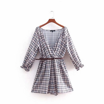 Női kockás ruha mély V-nyakkal