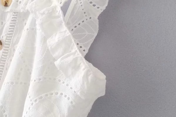 Női csipke ruha fehér színben