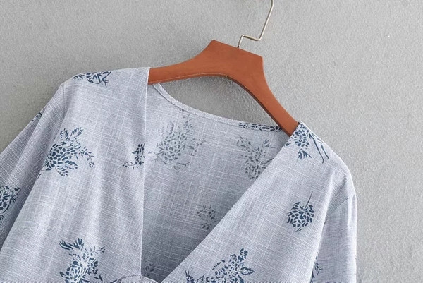 Kék színű, lótusz ujjú női ing