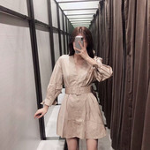 Bézs színű rövid női ruha övvel