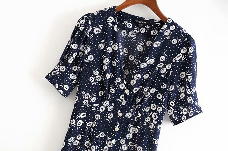 Hosszú női ruha V-nyakú és rövid ujjú