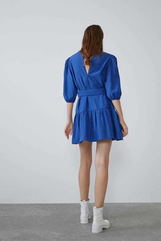 Rövid kék női ruha övvel és 3/4-es ujjal