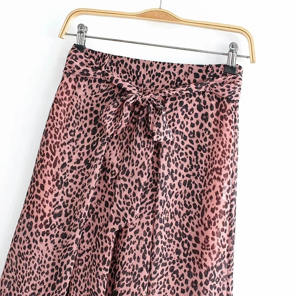 Pantaloni moderni de dama cu talie dreapta si inalta