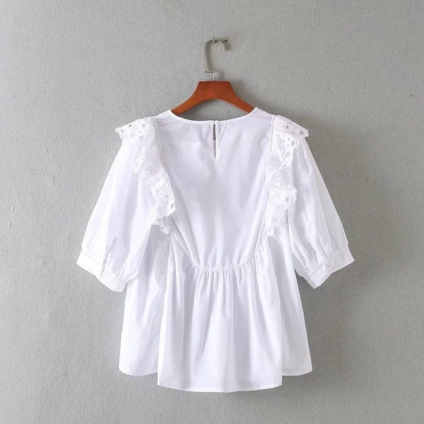 Bluza de dama cu maneci 3/4 si dantela alba