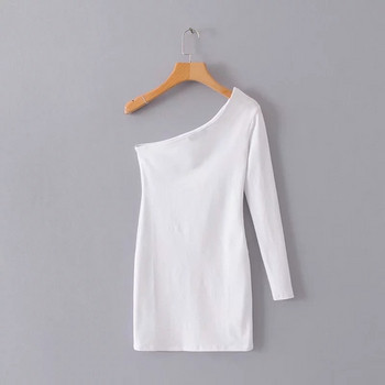 Fekete-fehér női ruha egy ujjal