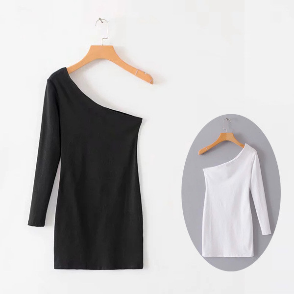 Fekete-fehér női ruha egy ujjal